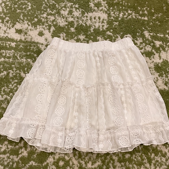 Forever 21 White Eyelet Ruffle Skirt - Picture 3 of 3